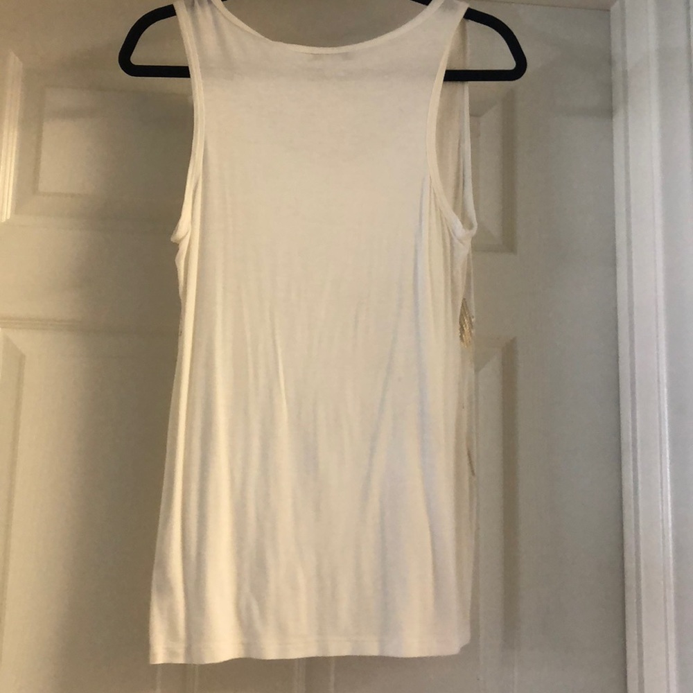 Designed top! - Picture 3 of 3